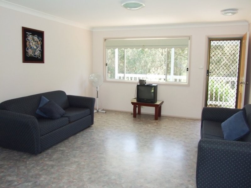 15 Paterson Close, Lake Tabourie NSW 2539