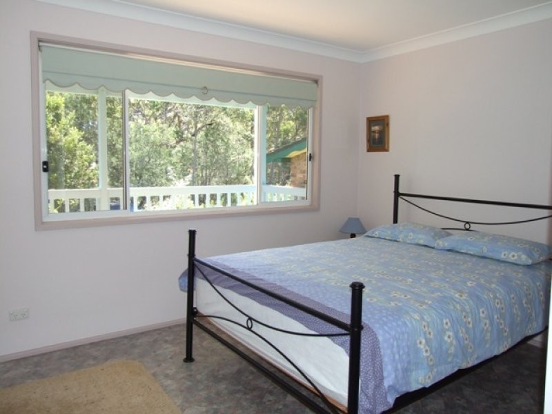 15 Paterson Close, Lake Tabourie NSW 2539