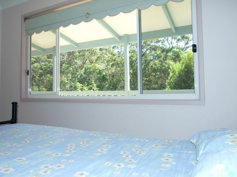 15 Paterson Close, Lake Tabourie NSW 2539