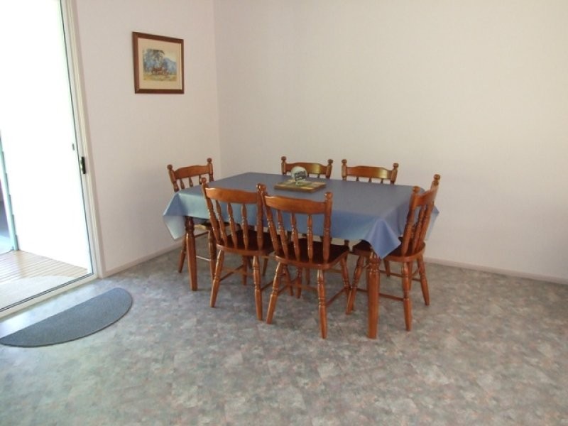 15 Paterson Close, Lake Tabourie NSW 2539