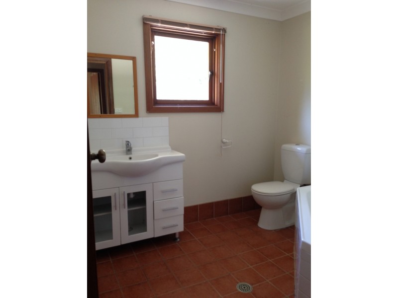 2a North East Place, Mollymook Beach NSW 2539