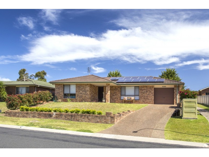 16 Golden Wattle Drive, Ulladulla NSW 2539