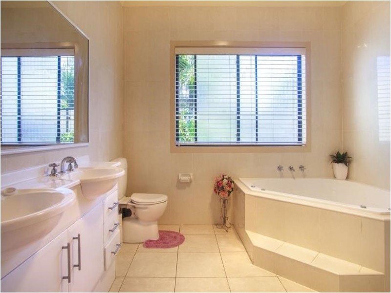 12 The Meadows, Mollymook NSW 2539