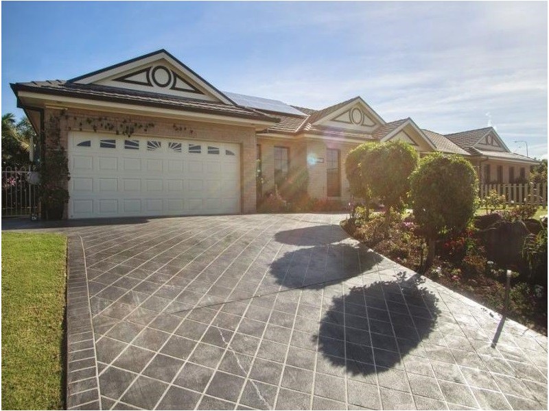 12 The Meadows, Mollymook NSW 2539