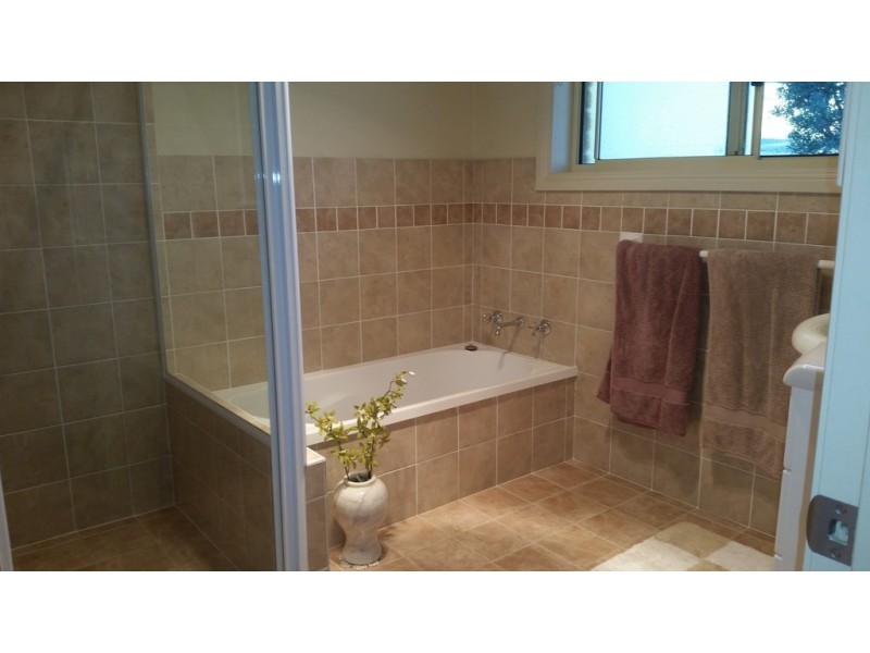 20 Brook Hollow Close, Woodstock NSW 2538