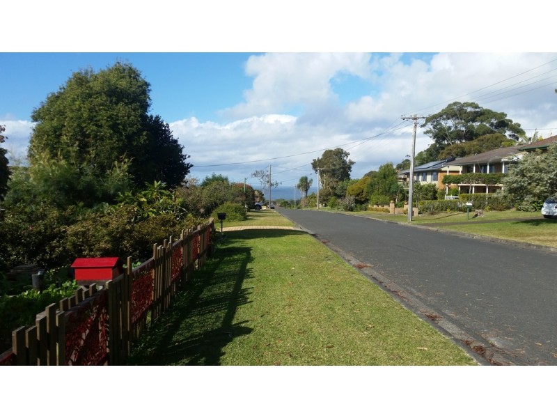 10 Hilltop Crescent, Mollymook Beach NSW 2539