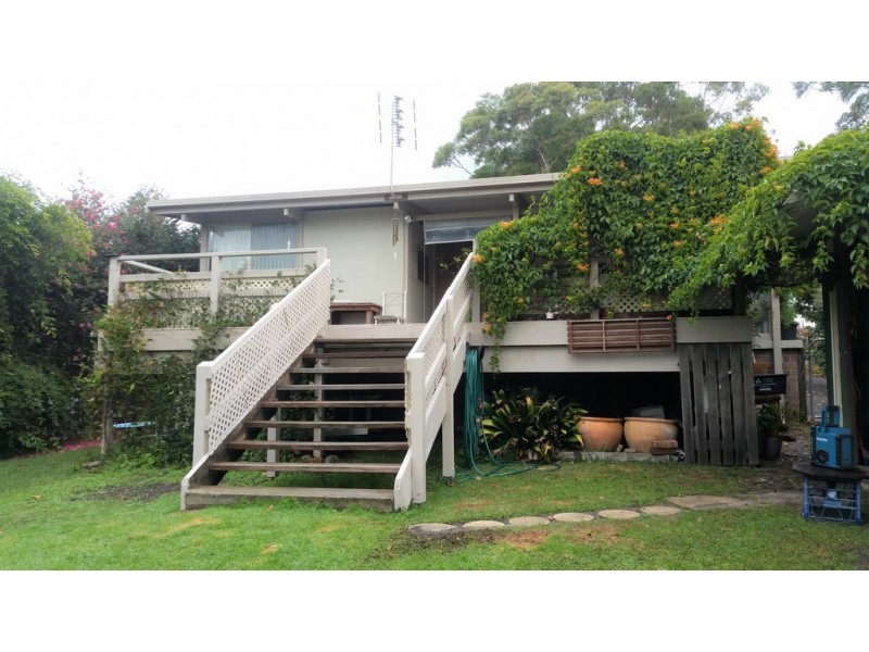 10 Hilltop Crescent, Mollymook Beach NSW 2539