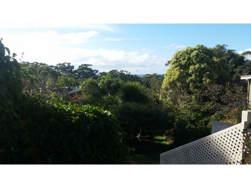 10 Hilltop Crescent, Mollymook Beach NSW 2539