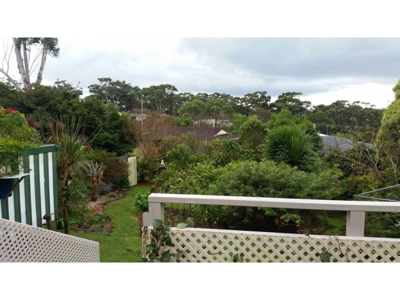 10 Hilltop Crescent, Mollymook Beach NSW 2539