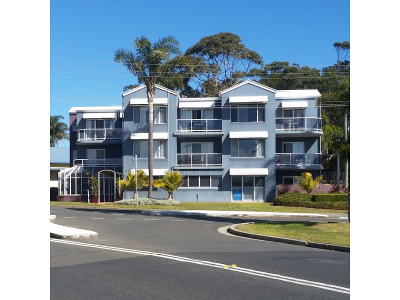 8/17 Golf Avenue, Mollymook NSW 2539