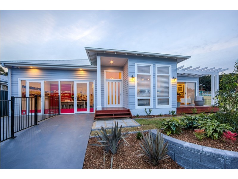 8 Eyre Crescent, Burrill Lake NSW 2539