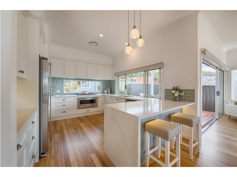 8 Eyre Crescent, Burrill Lake NSW 2539