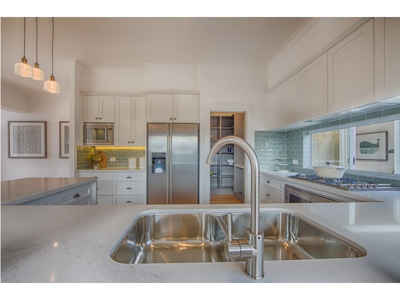 8 Eyre Crescent, Burrill Lake NSW 2539