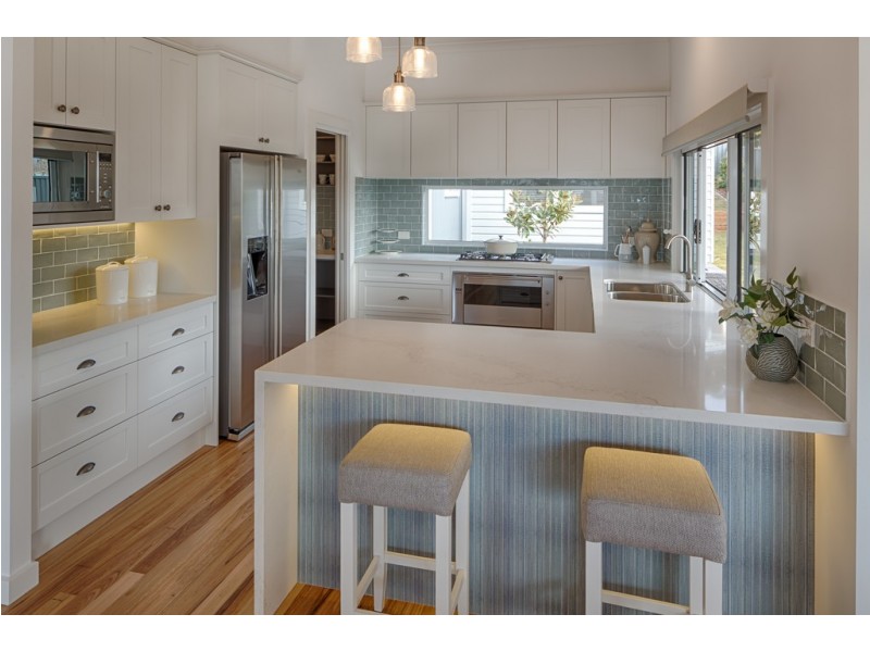 8 Eyre Crescent, Burrill Lake NSW 2539