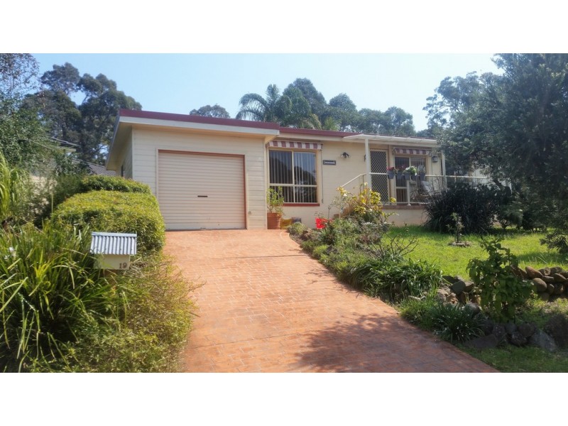 19 Woodglen Crescent, Mollymook Beach NSW 2539