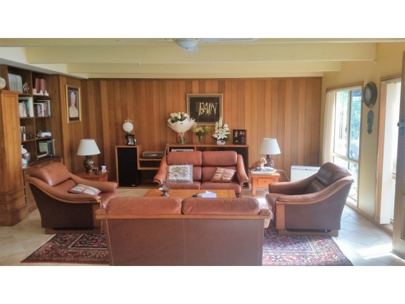 19 Woodglen Crescent, Mollymook Beach NSW 2539