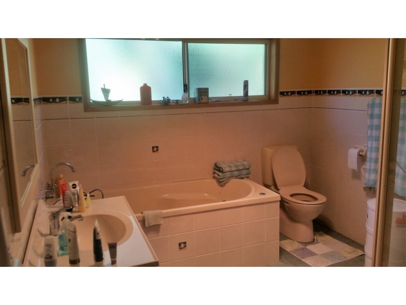 19 Woodglen Crescent, Mollymook Beach NSW 2539