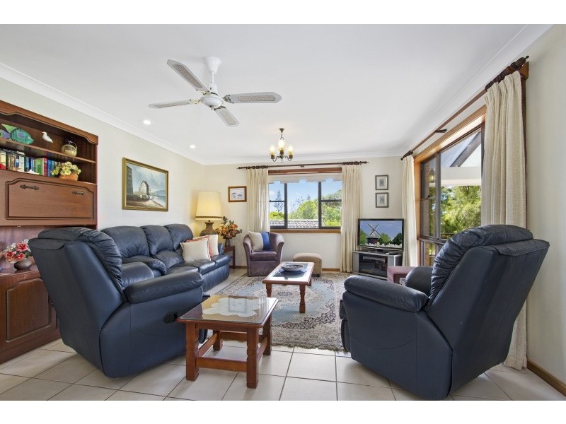 85 Clyde Street, Mollymook Beach NSW 2539