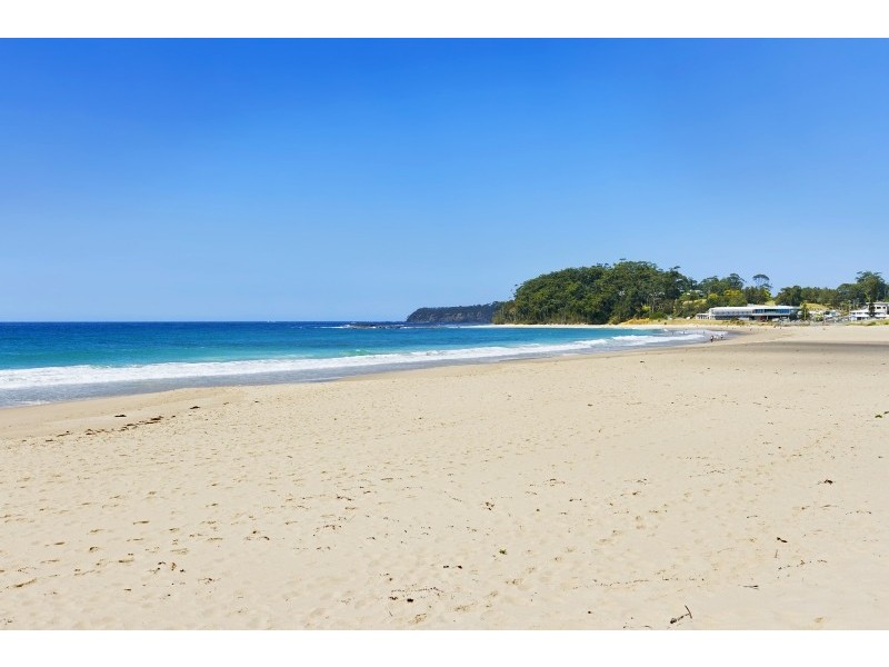 8 Mitchell Parade, Mollymook Beach NSW 2539