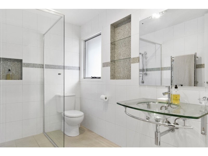 8 Mitchell Parade, Mollymook Beach NSW 2539