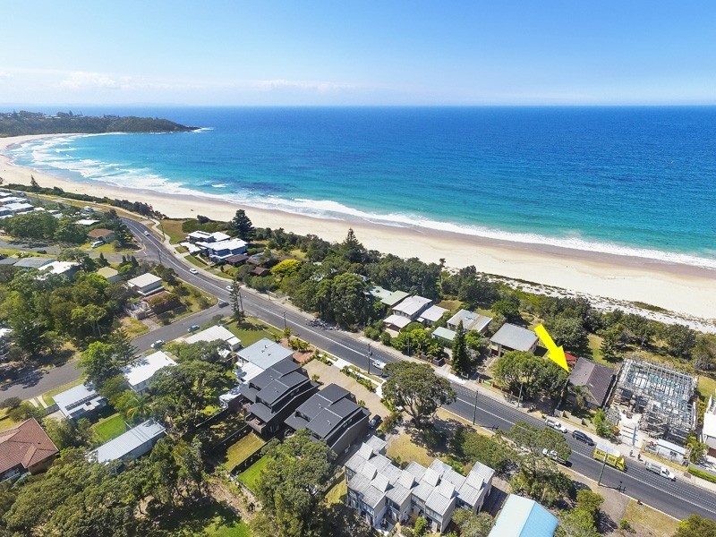 8 Mitchell Parade, Mollymook Beach NSW 2539