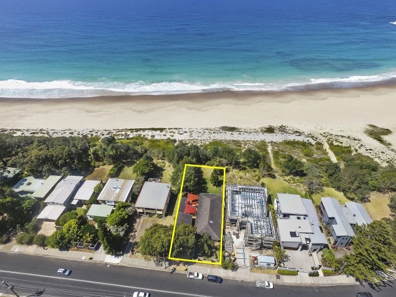 8 Mitchell Parade, Mollymook Beach NSW 2539