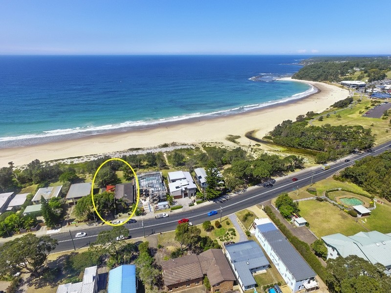8 Mitchell Parade, Mollymook Beach NSW 2539