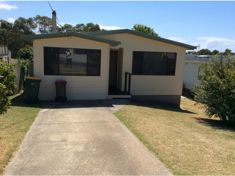 12 Canberra Cres, Burrill Lake NSW 2539