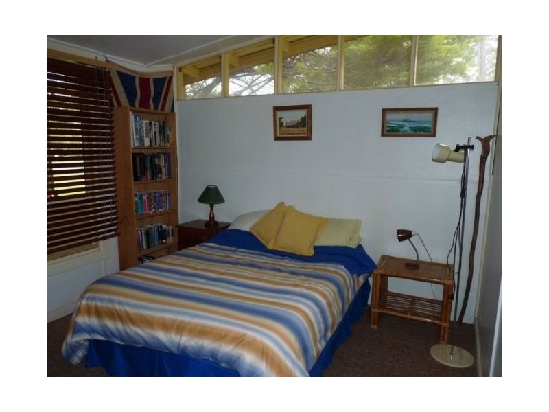 8 Beach St, Tabourie Lake NSW 2539