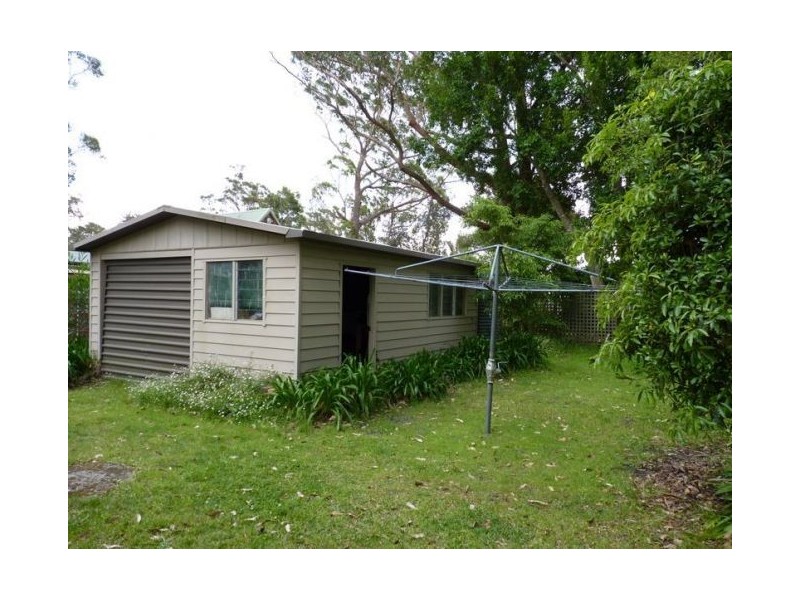 8 Beach St, Tabourie Lake NSW 2539