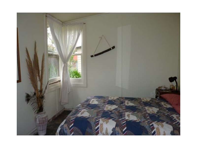 8 Beach St, Tabourie Lake NSW 2539