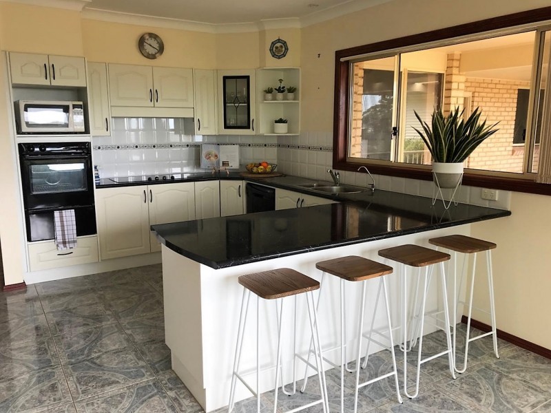 20 Seascape Close, Narrawallee NSW 2539