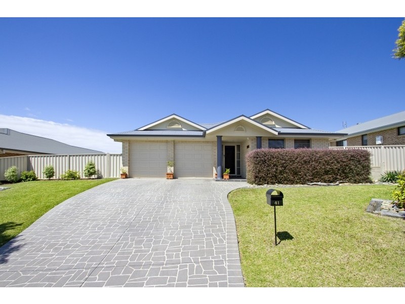 41 Royal Mantle Drive, Ulladulla NSW 2539