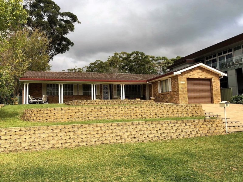 19 Bannister Head Road, Mollymook Beach NSW 2539