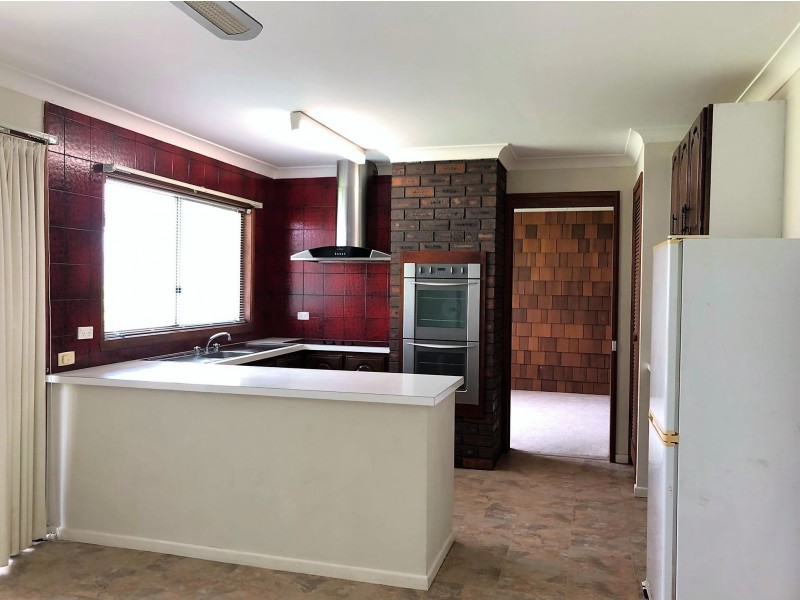 19 Bannister Head Road, Mollymook Beach NSW 2539