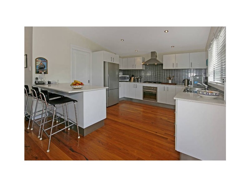 20 Weymouth Rd, Lake Tabourie NSW 2539