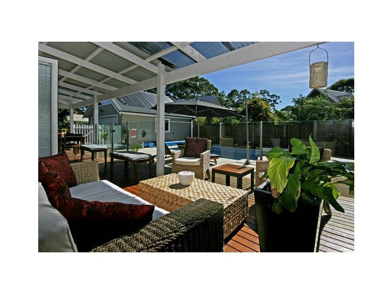 20 Weymouth Rd, Lake Tabourie NSW 2539