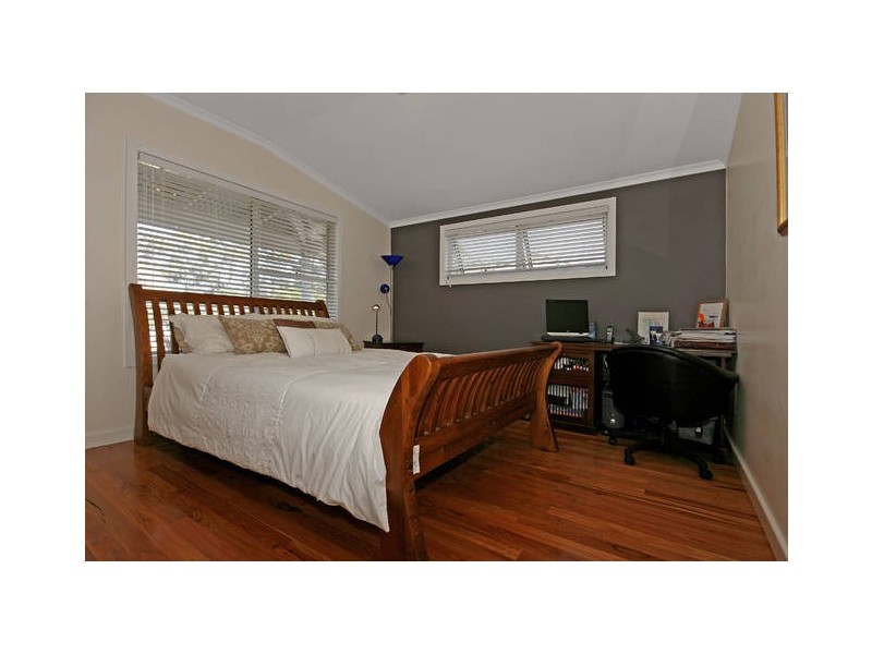 20 Weymouth Rd, Lake Tabourie NSW 2539