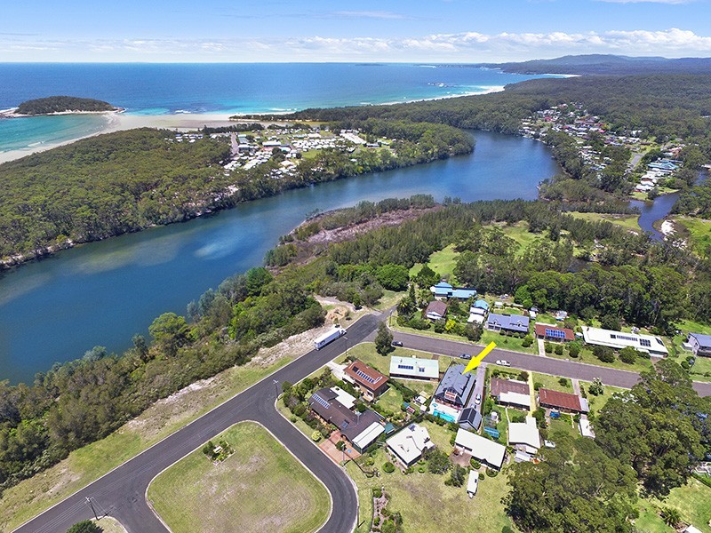 20 Weymouth Rd, Lake Tabourie NSW 2539