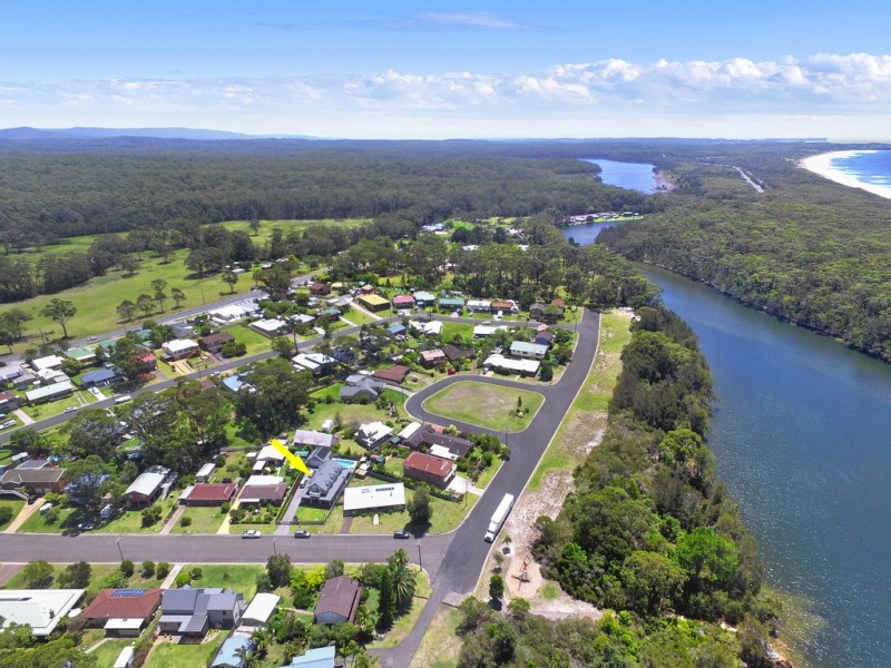 20 Weymouth Rd, Lake Tabourie NSW 2539