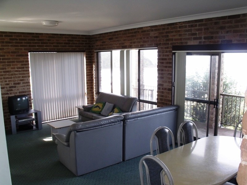 2/16 Beach, Mollymook NSW 2539