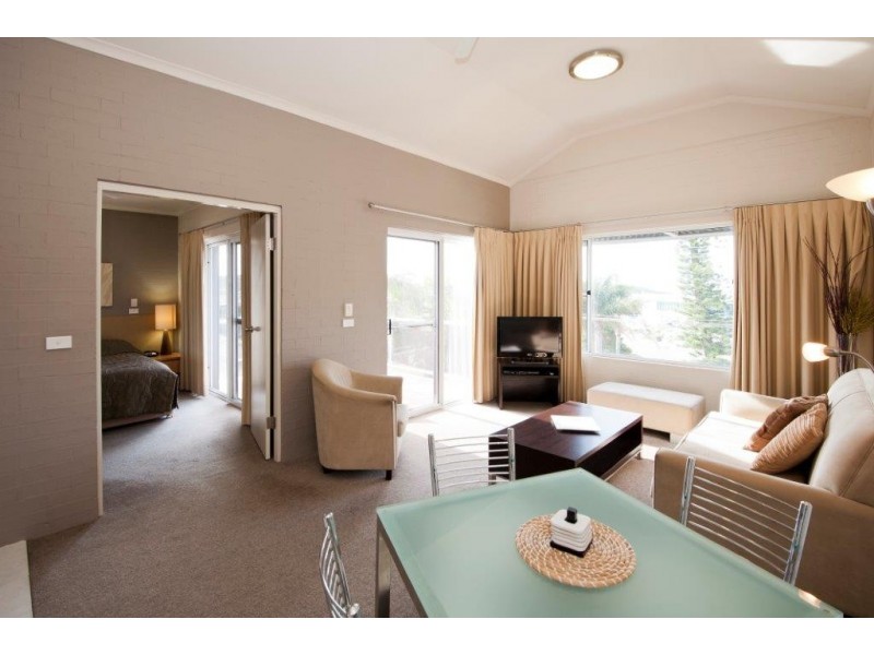 6 and 7/19 Golf Avenue, Mollymook NSW 2539