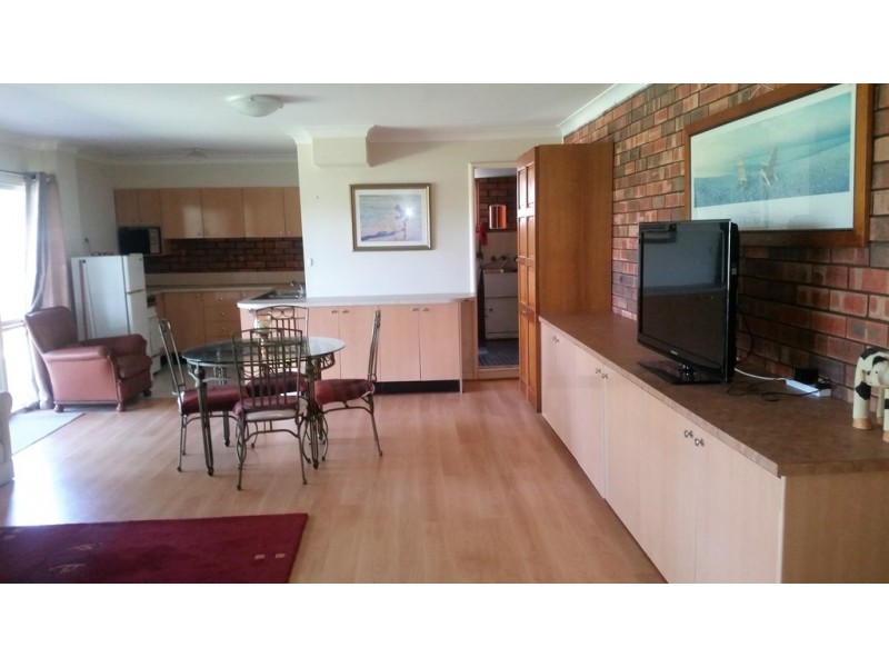 10 Park View Parade, Mollymook Beach NSW 2539