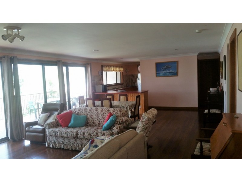 10 Park View Parade, Mollymook Beach NSW 2539