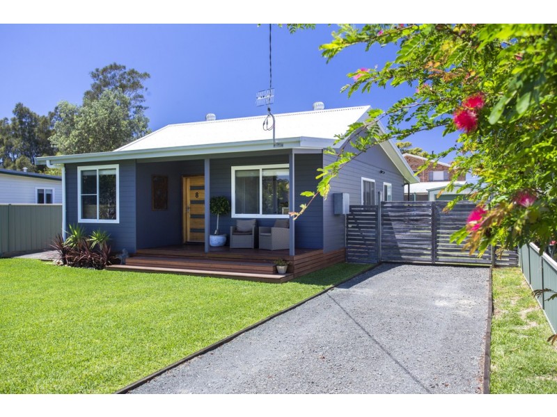 8 Rackham Crescent, Burrill Lake NSW 2539