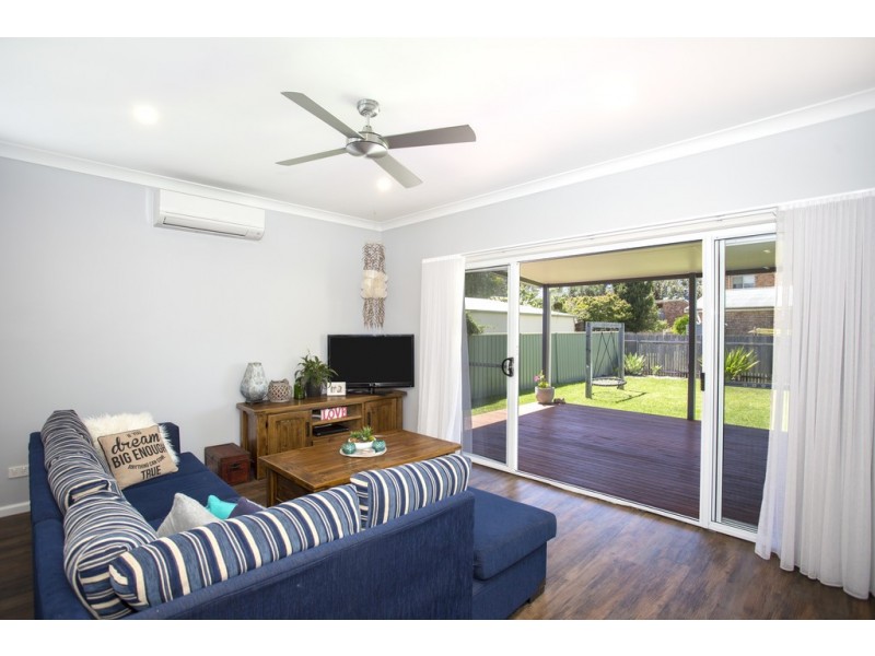 8 Rackham Crescent, Burrill Lake NSW 2539