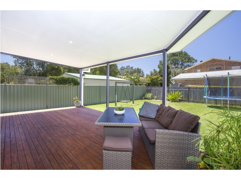 8 Rackham Crescent, Burrill Lake NSW 2539
