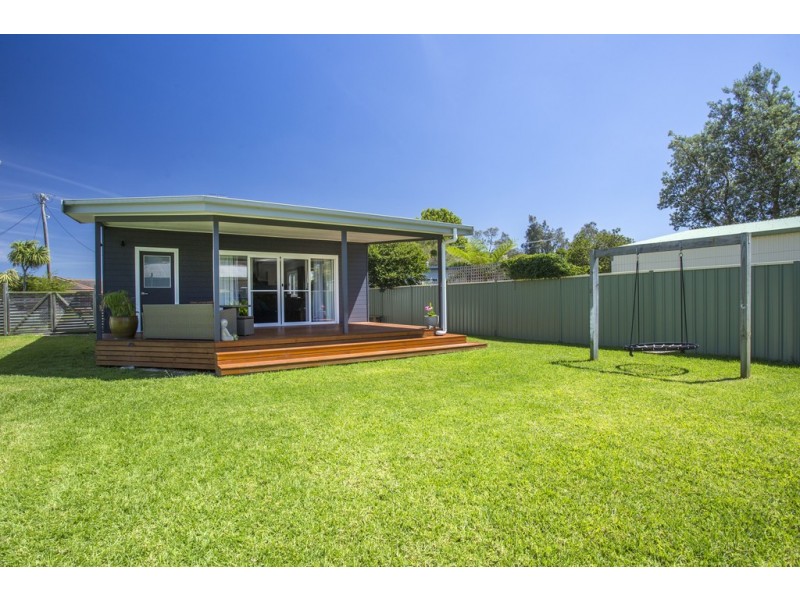 8 Rackham Crescent, Burrill Lake NSW 2539