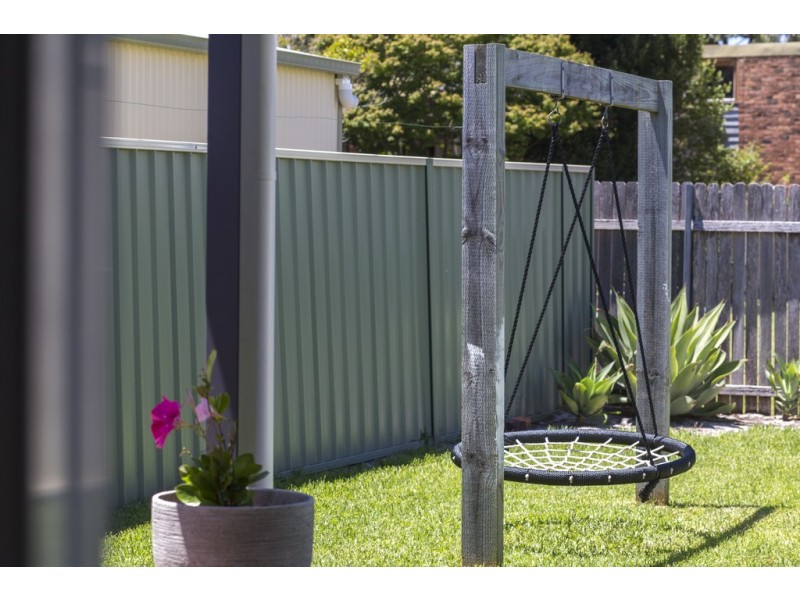 8 Rackham Crescent, Burrill Lake NSW 2539