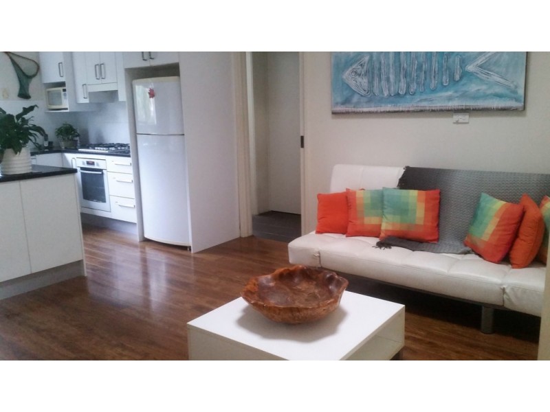 10 Bond Place, Mollymook Beach NSW 2539
